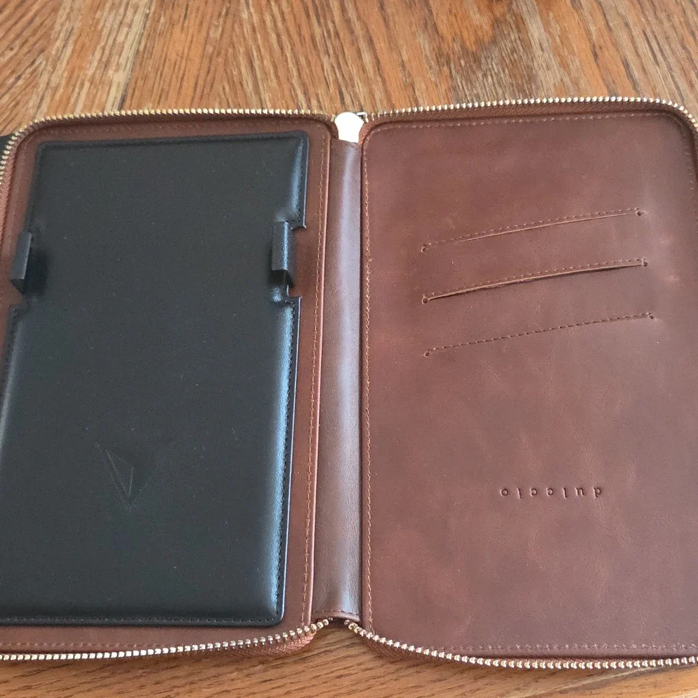 Dulccio Leather Zipped Tablet Folio Case Holder - Picture 8 of 8